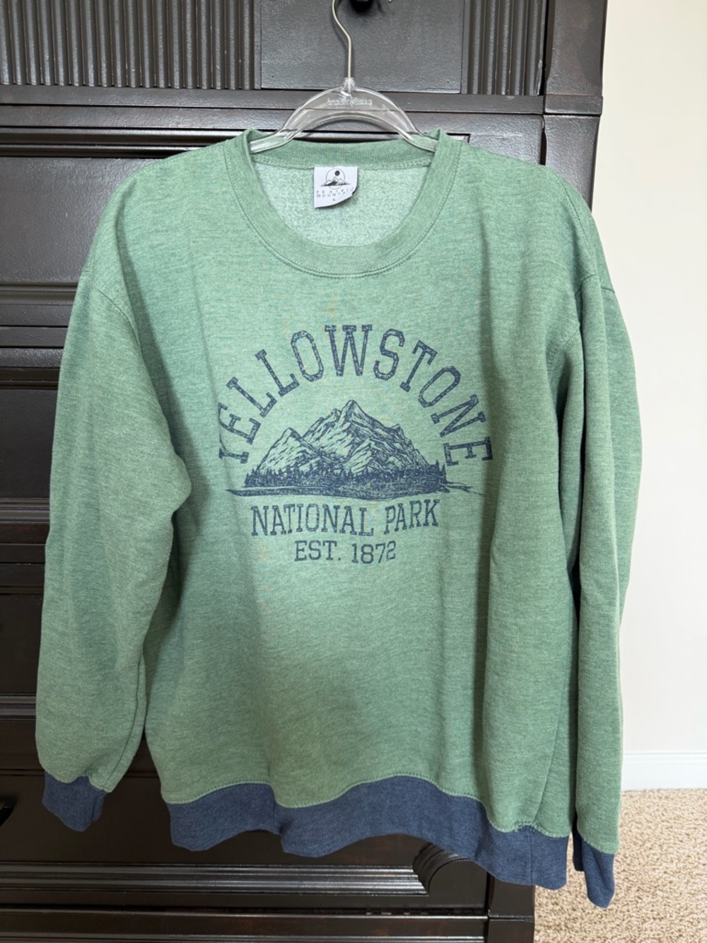 Yellowstone National Park Green Crewneck Sweatshirt